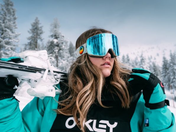 Ski goggles for skiing